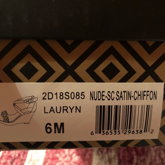 Charle David Wedges - Picture 5 of 5